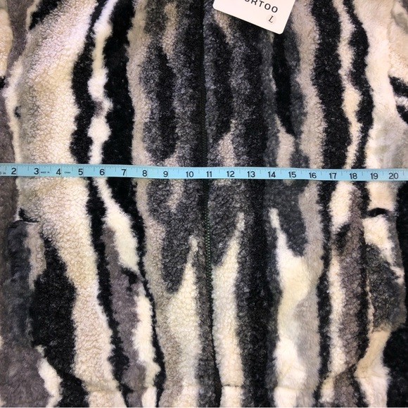 BNWT - FURTOO Winter Faux Fur Coat Womens Size L - Picture 4 of 11